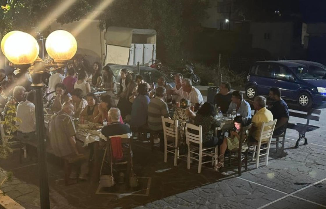 Ζευγάρι Γερμανών στη Ρόδο έστησε γλέντι και κέρασε ένα ολόκληρο χωριό επειδή έσωσαν το σπίτι τους από τις φωτιές