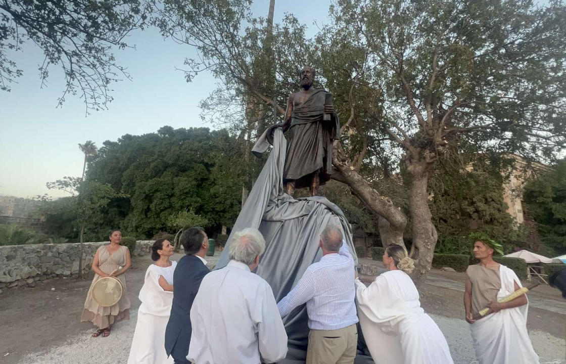 Τα αποκαλυπτήρια του αγάλματος του Ιπποκράτη στην πόλη της Κω