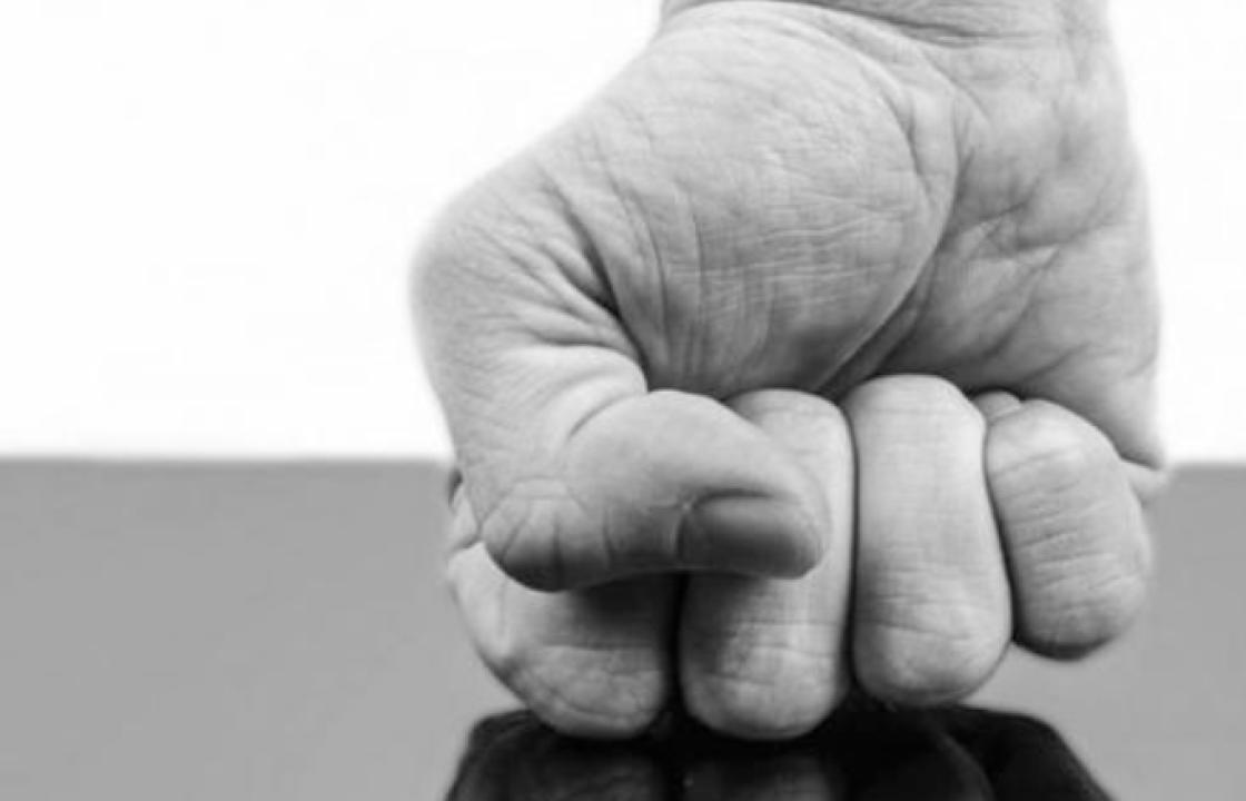 Σωματική και λεκτική επίθεση σε συμπολίτη μας στο Μαρμάρι - Οι δράστες επέβαιναν σε δύο διαφορετικά οχήματα