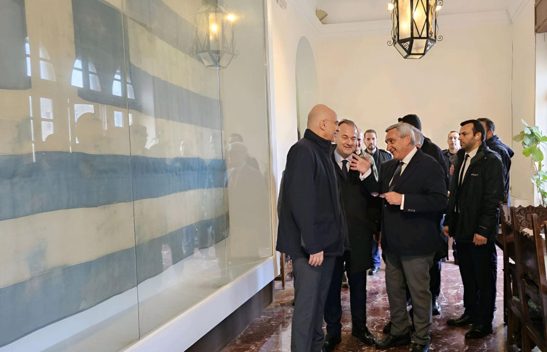 Τον Υπουργό Εθνικής Άμυνας υποδέχθηκε στο γραφείο του ο Περιφερειάρχης Γιώργος Χατζημάρκος
