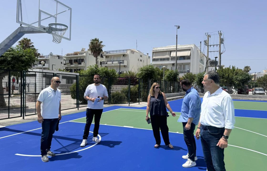 Τοποθετήθηκαν 34 νέες μπασκέτες και ακρυλικά αθλητικά δάπεδα σε 17 αθλητικούς χώρους στην Κω