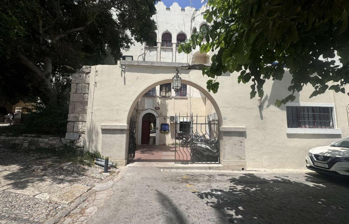 Συνελήφθησαν 9 άτομα για εμπόριο απομιμητικών προϊόντων στην Κω - Κατασχέθηκαν 5.660 τεμάχια ειδών παρεμπορίου