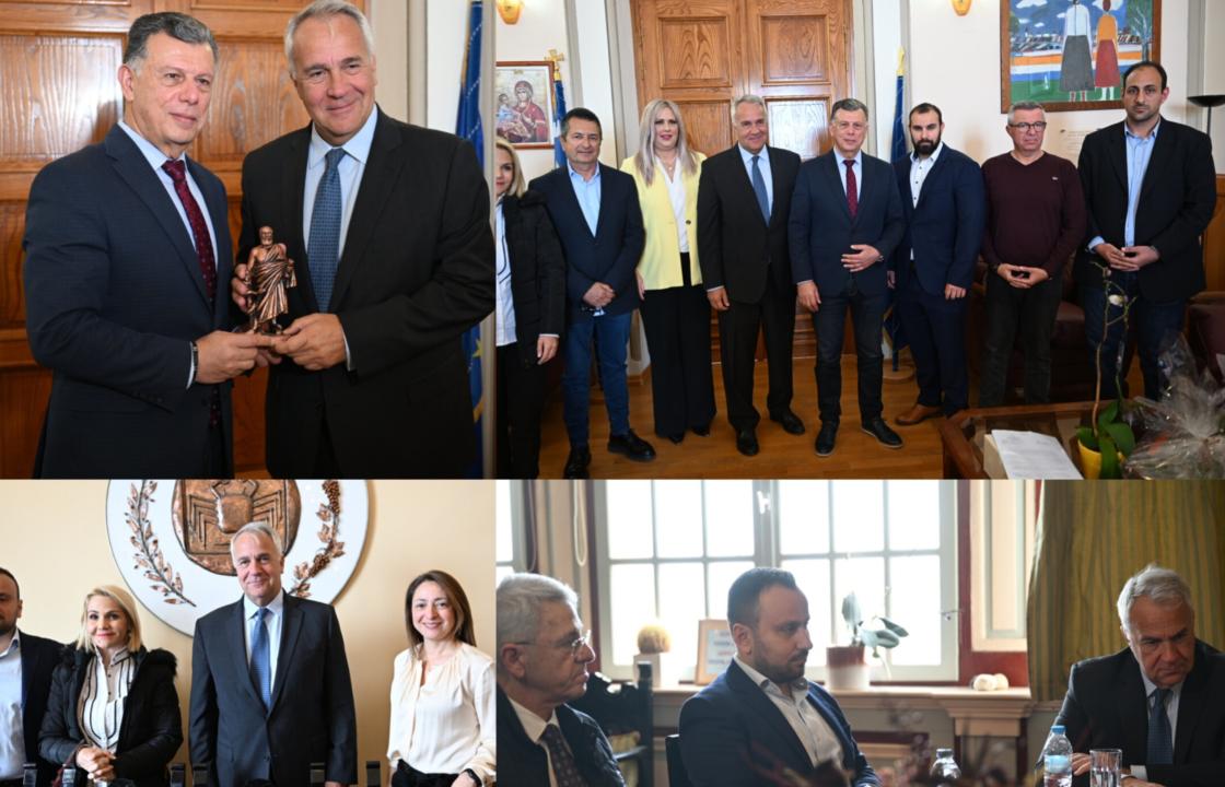 Συναντήσεις του κ. Βορίδη με τις αρχές στην Κω - 1,5 εκατ. ευρώ για αθλητικούς χώρους σε Κέφαλο, Ζηπάρι και Κω. Στόχος η δημιουργία νέου δημοτικού σχολείου στο Πυλί