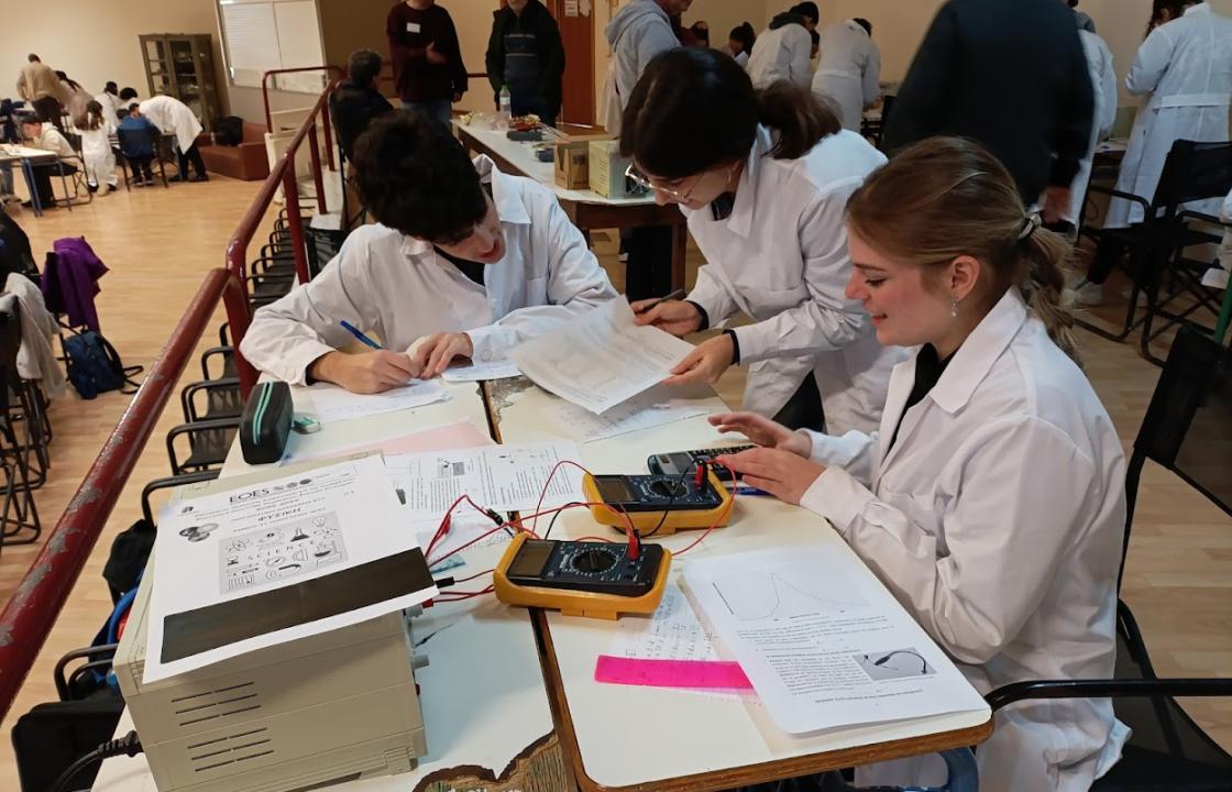 Η Διεύθυνση και ο Σύλλογος Διδασκόντων του 1ου ΓΕΛ Κω «ΙΠΠΟΚΡΑΤΕΙΟ» συγχαίρουν τους μαθητές και τις μαθήτριες που διακρίθηκαν σε Πανελλήνιους Διαγωνισμούς και Αγώνες