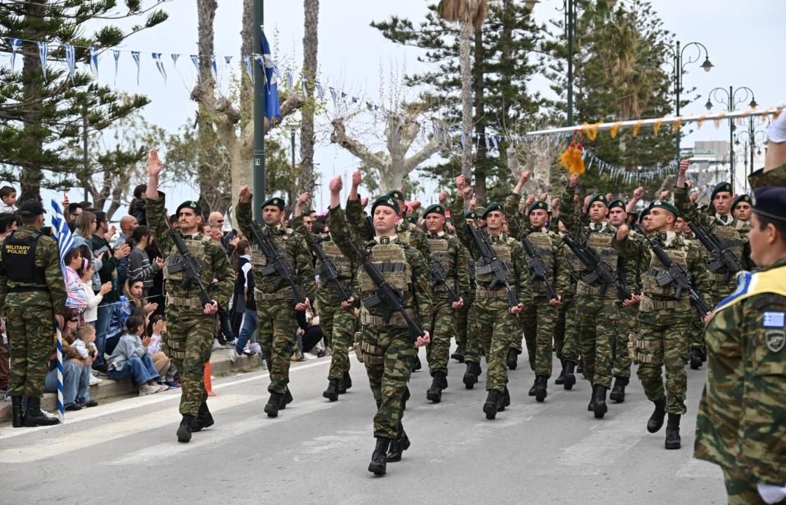 Η παρέλαση του στρατού στην Κω, για την 25η Μαρτίου