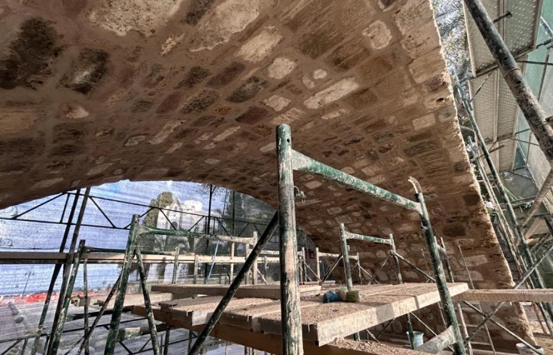 Ανοίγει νωρίτερα η λεωφόρος Φοινίκων – Ολοκληρώνονται σήμερα οι εργασίες στην κεντρική καμάρα. Δείτε φωτογραφίες