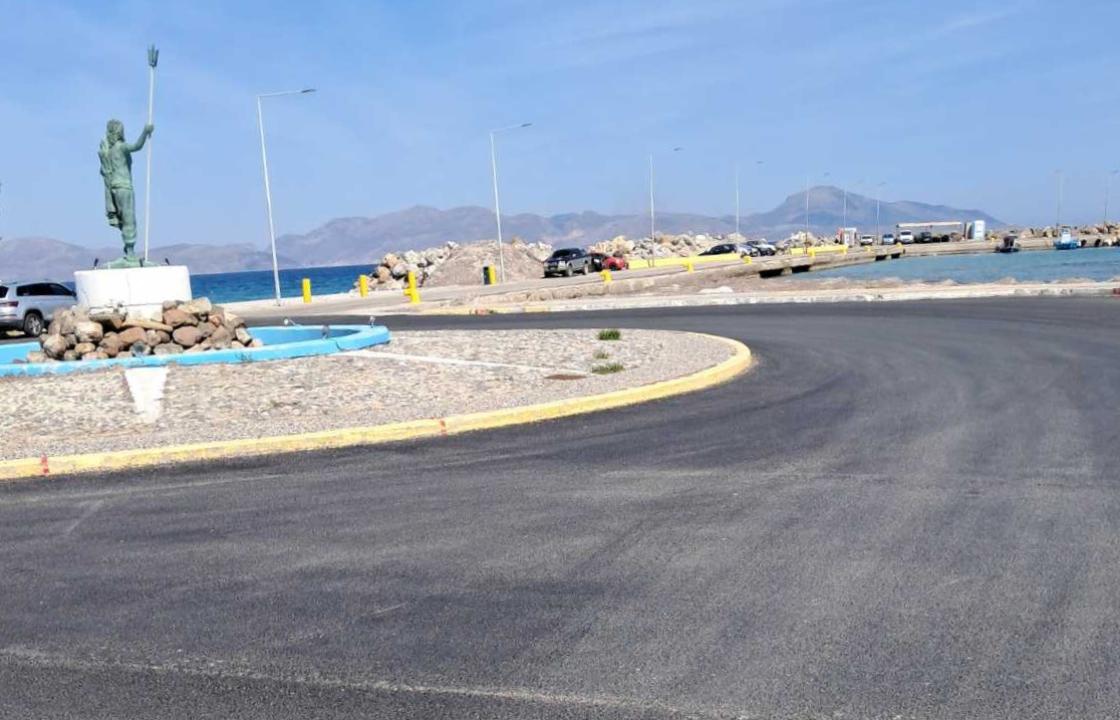 Ολοκληρώθηκε η ασφαλτόστρωση της οδού που οδηγεί στον λιμένα Μαστιχαρίου.