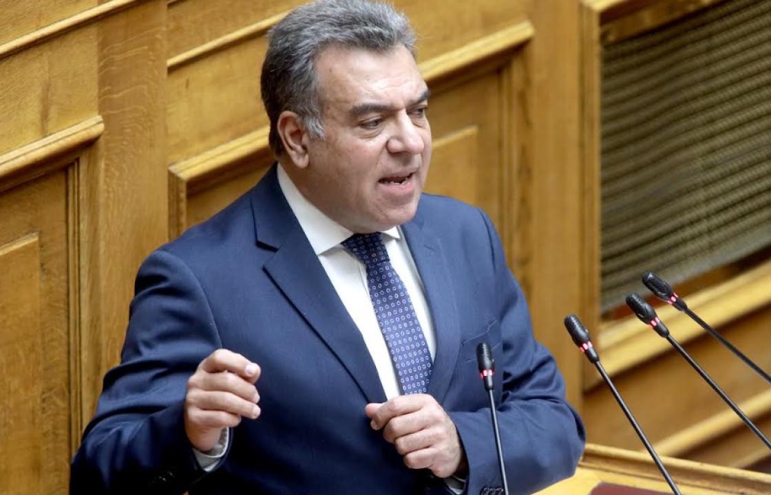 ΜΑΝΟΣ ΚΟΝΣΟΛΑΣ: «Να αντιμετωπιστούν τα προβλήματα στην εφαρμογή του Ψηφιακού Πελατολογίου Οχημάτων από τις επιχειρήσεις ενοικίασης αυτοκινήτων στα μικρά νησιά»