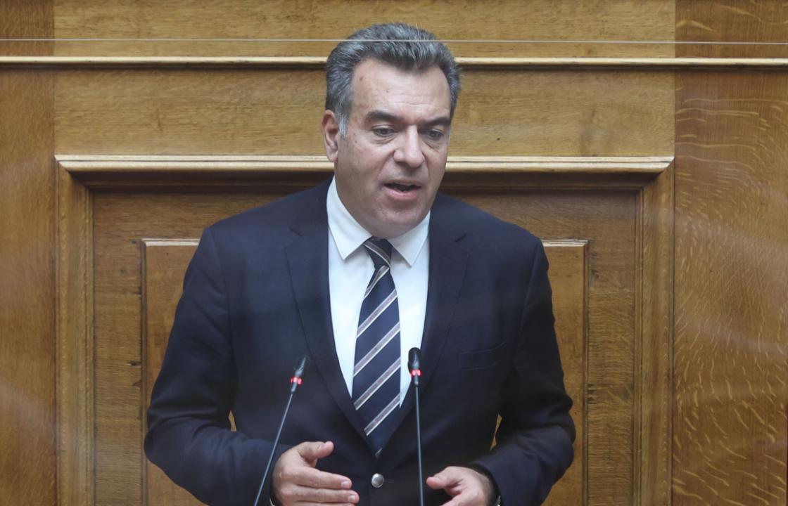 ΜΑΝΟΣ ΚΟΝΣΟΛΑΣ: «1.059 κατοικίες σε στρατιωτικούς, γιατρούς και εκπαιδευτικούς σε Αιγαίο και Θράκη»