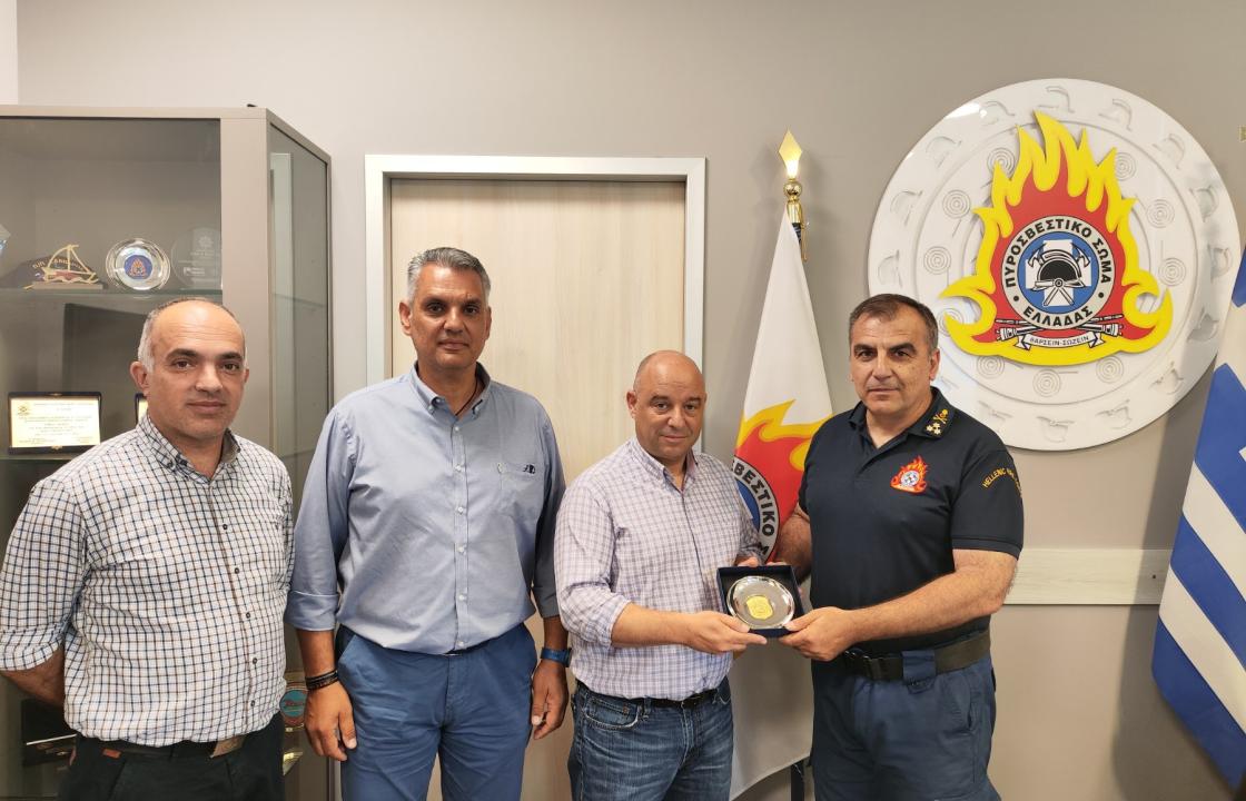 ΠΑΝΕΛΛΗΝΙΑ ΕΝΩΣΗ ΕΘΕΛΟΝΤΩΝ ΠΥΡΟΣΒΕΣΤΙΚΟΥ ΣΩΜΑΤΟΣ: Συνάντηση με τον Υπουργό Κλιματικής Κρίσης και Πολιτικής Προστασίας και με τον Υπαρχηγό του Πυροσβεστικού Σώματος