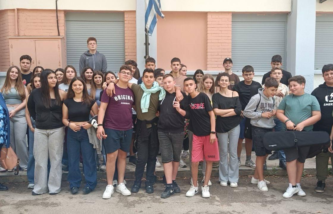 ΜΠΕΛΛΕΝΕΙΟ ΓΥΜΝΑΣΙΟ ΛΕΡΟΥ: Επίσκεψη Μαθητών στο Ισιδώρειο Γηροκομείο Λέρου