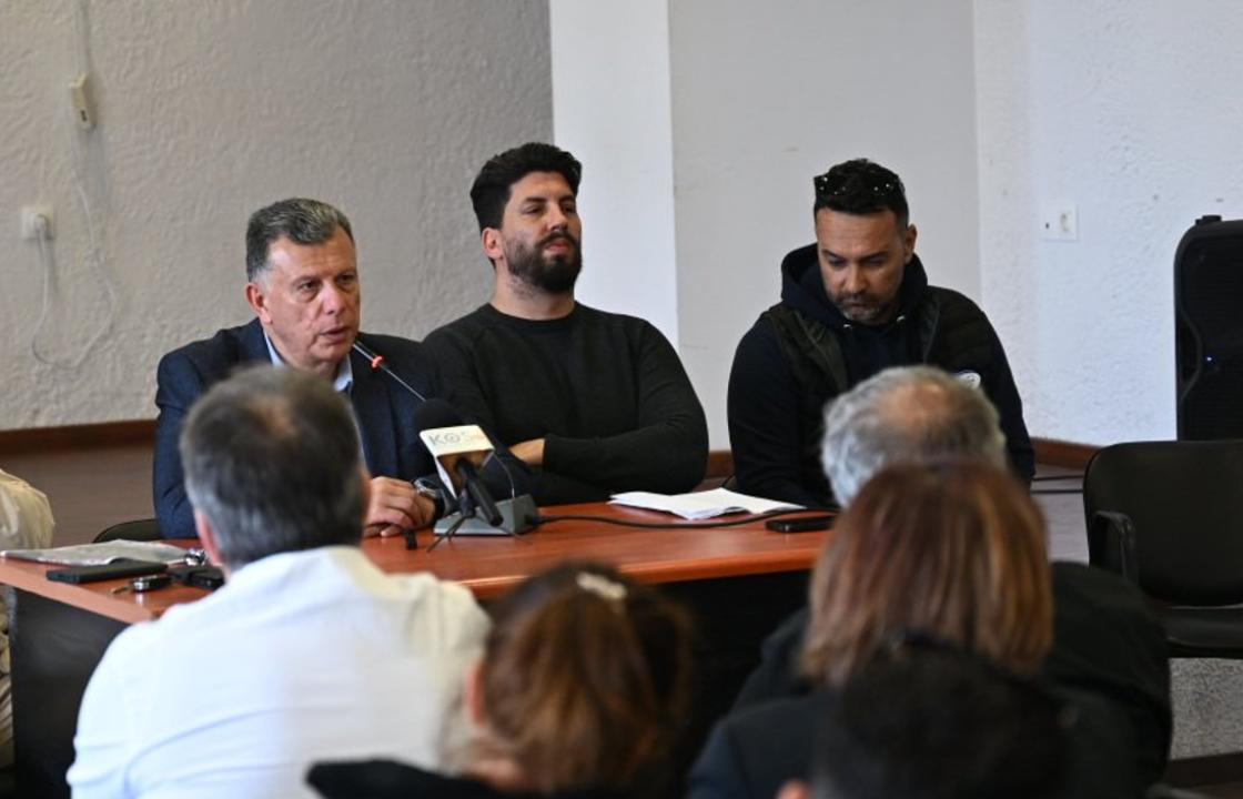 Η Κέφαλος Περιμένει! Λόγια Πολλά, Πράξεις Λίγες