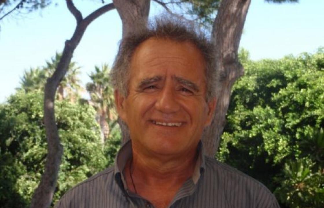 Αναπτυξιακές θεωρίες του Σταύρου Θεωνά