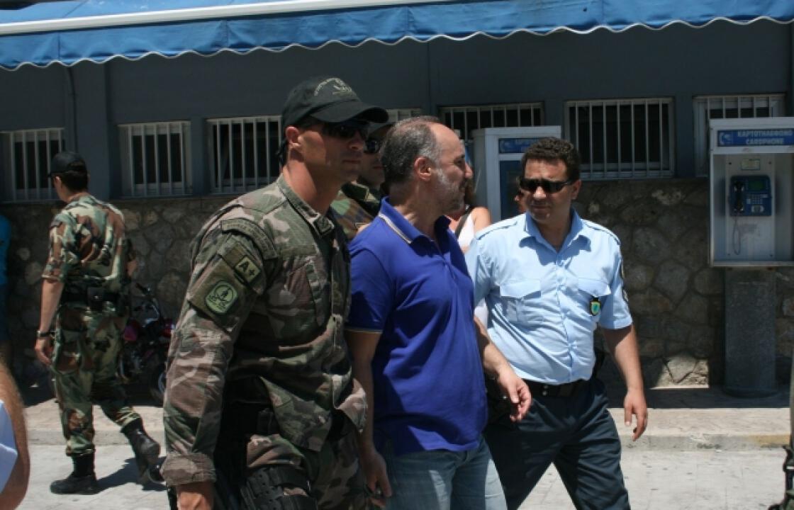 Σε 5 συλλήψεις προχώρησαν σήμερα το πρωί στο λιμάνι της Κω οι άνδρες του Λιμενικού