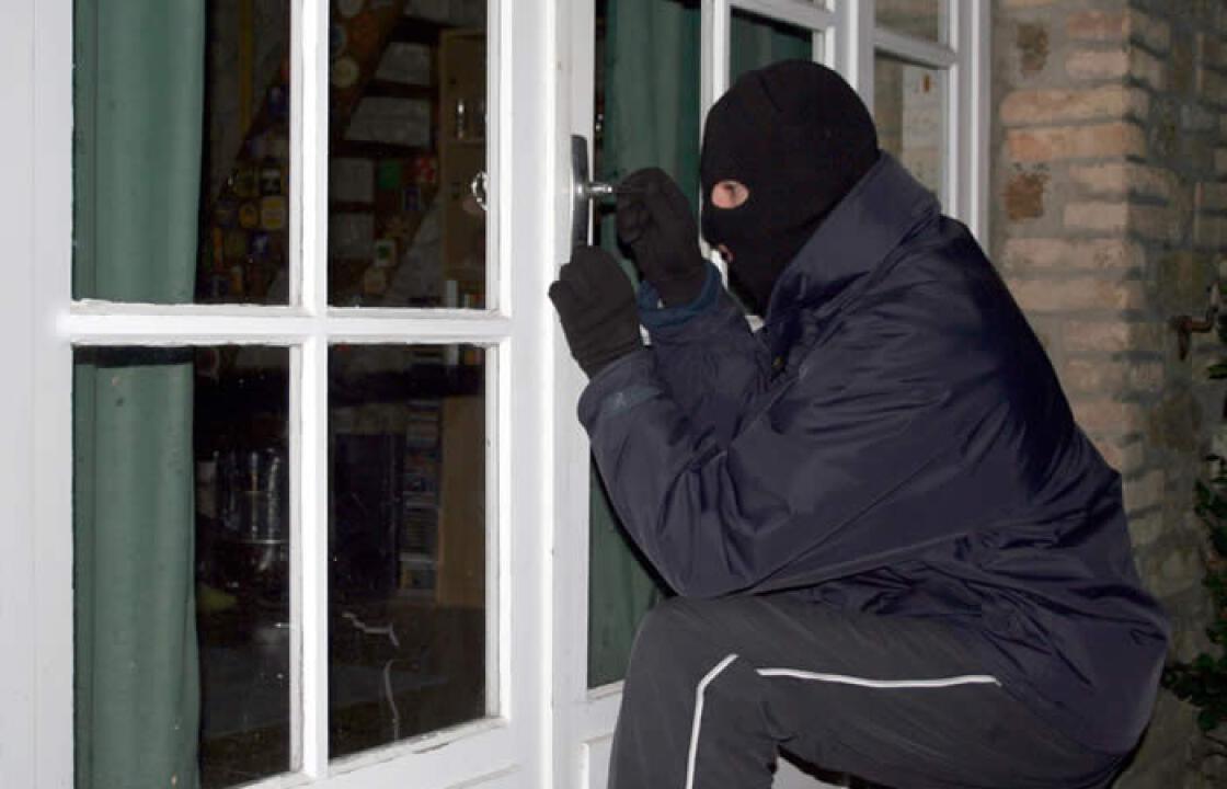 Τους ξάφρισαν στην Κέφαλο χθες.Πήραν 25.000 ευρώ από ένα σπίτι &amp; κοσμήματα αξίας 20.000 ευρώ από άλλο