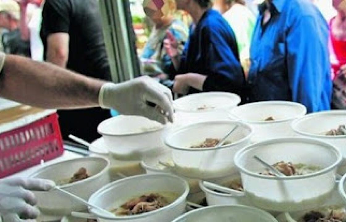 Τη σίτιση των 300 της Λέρου ανέλαβε η Αρχιεπισκοπή Αθηνών